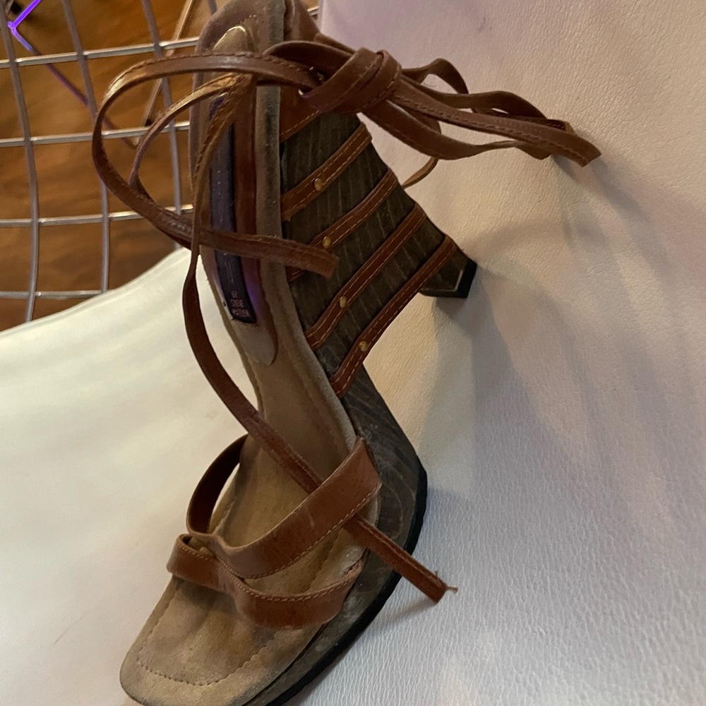 Authentic shoes - Picture 5 of 16